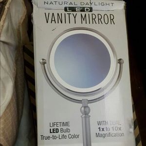 Natural Daylight Vanity Mirror